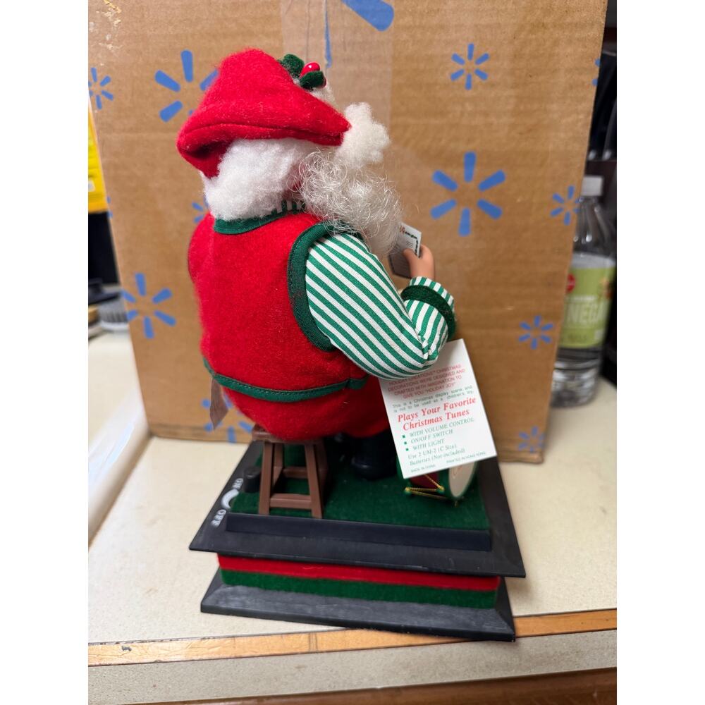 vintage 1993 Holiday Creations musical and illuminated Santa Claus figurine - Picture 3 of 10